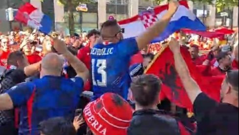ANTISRPSKO LUDILO SE PRENELO NA ULICE! Hrvati i Albanci nastavili sa skandalima (VIDEO) ANTISRPSKO LUDILO SE PRENELO NA ULICE! Hrvati i Albanci nastavili sa skandalima (VIDEO)