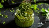DAJE POSEBAN UKUS SVAKOM JELU: Recept za originalni pesto sos od bosiljka DAJE POSEBAN UKUS SVAKOM JELU: Recept za originalni pesto sos od bosiljka
