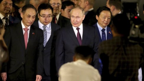 ПУТИН СТИГАО У ВИЈЕТНАМ: Руски председник након посете Пјонгјангу допутова у Ханој ПУТИН СТИГАО У ВИЈЕТНАМ: Руски председник након посете Пјонгјангу допутова у Ханој