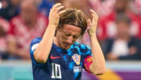 MODRIĆ SKROZ POLUDEO POSLE KRAHA Ustao i demonstrativno ih napustio: Ma daj... Pogledajte snimak (VIDEO) MODRIĆ SKROZ POLUDEO POSLE KRAHA Ustao i demonstrativno ih napustio: Ma daj... Pogledajte snimak (VIDEO)