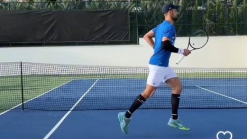 NOVI SNIMAK TRENINGA ĐOKOVIĆA: Treći teniser sveta spreman za Vimbldon i Olimpijske igre?! (VIDEO) NOVI SNIMAK TRENINGA ĐOKOVIĆA: Treći teniser sveta spreman za Vimbldon i Olimpijske igre?! (VIDEO)