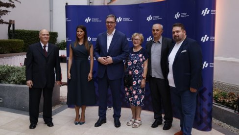 VUČIĆ: Verujem da će Napredak i u godinama pred nama nastaviti da bude mesto susreta teorije i prakse VUČIĆ: Verujem da će Napredak i u godinama pred nama nastaviti da bude mesto susreta teorije i prakse