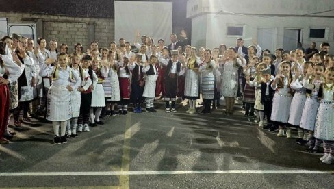 ЧУВАРИ ТРАДИЦИЈЕ НА КИМ: Почели Видовданске свечаности у Великом Ропотову ЧУВАРИ ТРАДИЦИЈЕ НА КИМ: Почели Видовданске свечаности у Великом Ропотову