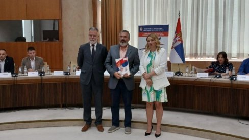 ZA IZBEGLICE IZ RS: Vranju 3.600.000 dinara bespovratnih sredstav ZA IZBEGLICE IZ RS: Vranju 3.600.000 dinara bespovratnih sredstav