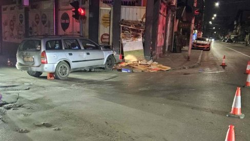 MLADIĆ POVREĐEN KOD LESKOVCA PODLEGAO POVREDAMA: Preminuo na putu ka niškom Kliničkom centru MLADIĆ POVREĐEN KOD LESKOVCA PODLEGAO POVREDAMA: Preminuo na putu ka niškom Kliničkom centru