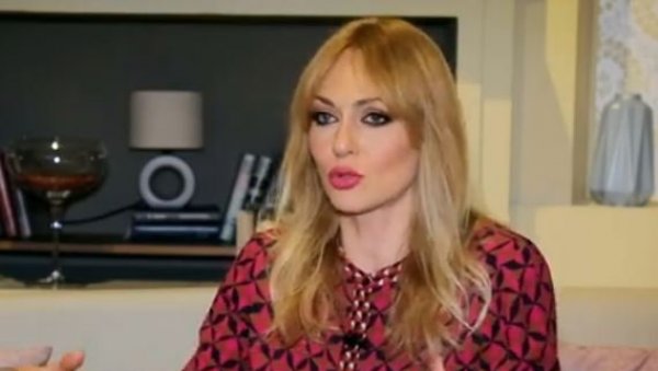 ОГЛАСИЛА СЕ ПОЗНАТА ВОДИТЕЉКА: После страшних вести да јој је заова нађена мртва у стану на Вождовцу изустила само пар речи ОГЛАСИЛА СЕ ПОЗНАТА ВОДИТЕЉКА: После страшних вести да јој је заова нађена мртва у стану на Вождовцу изустила само пар речи