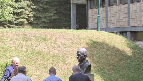 DAN SVETOG VIDA ISPISAO KOSOVSKI ZAVET: Manifestacija Srpske kraljevske akademije naučnika i umetnika u Sokobanji DAN SVETOG VIDA ISPISAO KOSOVSKI ZAVET: Manifestacija Srpske kraljevske akademije naučnika i umetnika u Sokobanji