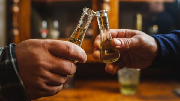 ПРОБАЈ И НАЗДРАВИ: Ракија фест у Лазаревцу у недељу 22. децембра ПРОБАЈ И НАЗДРАВИ: Ракија фест у Лазаревцу у недељу 22. децембра