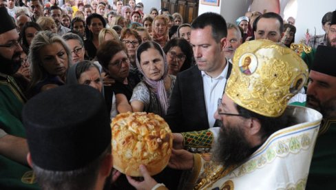 ПРАЗНИК ГРАДА НА ИБРУ: Краљевчани облежили храмовну и славу свог града (ФОТО) ПРАЗНИК ГРАДА НА ИБРУ: Краљевчани облежили храмовну и славу свог града (ФОТО)