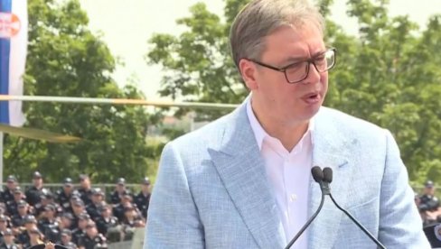 VUČIĆ: Policija važna za zemlju - osigurava bezbednost svih naših građana VUČIĆ: Policija važna za zemlju - osigurava bezbednost svih naših građana