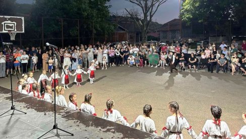 POČELE LETNJE MANIFESTACIJE: Folklor i pesma u tri paraćinska sela (FOTO) POČELE LETNJE MANIFESTACIJE: Folklor i pesma u tri paraćinska sela (FOTO)