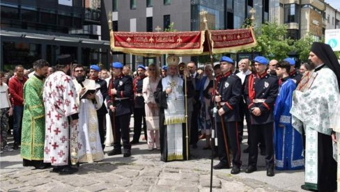 SVETROJIČKE DUHOVNE SVEČANOSTI : Litije prošle kroz Kragujevac SVETROJIČKE DUHOVNE SVEČANOSTI : Litije prošle kroz Kragujevac
