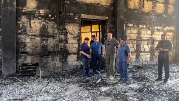 СТРАДАЛО 20 ОСОБА: Расте број жртава у терористичким нападима у Дагестану (ФОТО) СТРАДАЛО 20 ОСОБА: Расте број жртава у терористичким нападима у Дагестану (ФОТО)