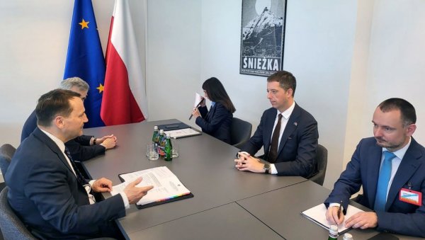 ЂУРИЋ СА ШЕФОМ ПОЉСКЕ ДИПЛОМАТИЈЕ: Разговори о билатералној сарадњи и евроинтеграцијама Србије ЂУРИЋ СА ШЕФОМ ПОЉСКЕ ДИПЛОМАТИЈЕ: Разговори о билатералној сарадњи и евроинтеграцијама Србије