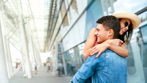 KAKO LETO TESTIRA VEZE NA DALJINU: Kad ljubav preko žice pokaže pravo lice (FOTO) KAKO LETO TESTIRA VEZE NA DALJINU: Kad ljubav preko žice pokaže pravo lice (FOTO)