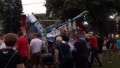 DVOJE DECE NA LEČENJU: Uhapšen Dobojlija zbog prevrtanja ringišpila DVOJE DECE NA LEČENJU: Uhapšen Dobojlija zbog prevrtanja ringišpila