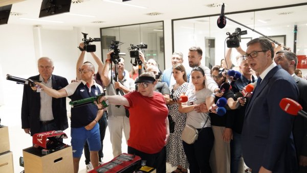 БИТНО ЗА ПРОМОЦИЈУ ЗЕМЉЕ Вучић: Репрезентативни спорт нам је веома важан БИТНО ЗА ПРОМОЦИЈУ ЗЕМЉЕ Вучић: Репрезентативни спорт нам је веома важан