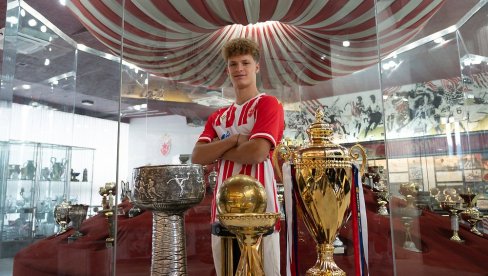 PO JUTRU SE DAN POZNAJE: Sin legendarnog srpskog fudbalera postigao gol na debiju za Zvezdu, pa oduševio delije PO JUTRU SE DAN POZNAJE: Sin legendarnog srpskog fudbalera postigao gol na debiju za Zvezdu, pa oduševio delije