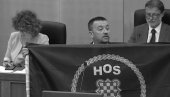 БЕСРАМНА ХРВАТСКА: Посланик у Сабору развио усташку заставу (ВИДЕО)