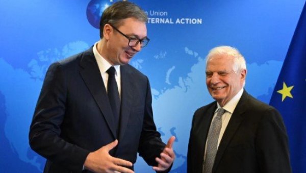 УКАЗАО НА ТЕЖАК ПОЛОЖАЈ СРБА НА КИМ: Председник Вучић се састао са Борељом и Лајчаком (ФОТО) УКАЗАО НА ТЕЖАК ПОЛОЖАЈ СРБА НА КИМ: Председник Вучић се састао са Борељом и Лајчаком (ФОТО)