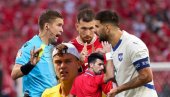 ПАЛЕ ПРОЗИВКЕ: Руне поткачио Ђоковића због фудбала - имали дуг разговор после свега ПАЛЕ ПРОЗИВКЕ: Руне поткачио Ђоковића због фудбала - имали дуг разговор после свега