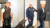 OSTAVKA? AJDE, SLEDEĆE PITANJE... Prva izjava Piksija nakon sletanja u Beograd OSTAVKA? AJDE, SLEDEĆE PITANJE... Prva izjava Piksija nakon sletanja u Beograd