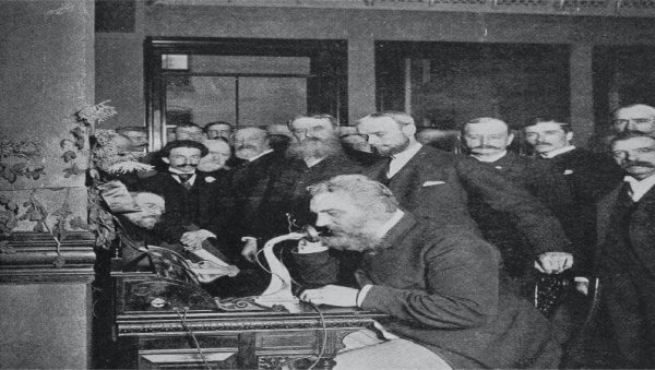 КРАЉИЦА ВИКТОРИЈА ПОЗИВАЛА НА ЕКСПО: Занимљивости које нисте знали - међу учесницима ове манифестације били и Дарвин, Дикенс, Бронте... КРАЉИЦА ВИКТОРИЈА ПОЗИВАЛА НА ЕКСПО: Занимљивости које нисте знали - међу учесницима ове манифестације били и Дарвин, Дикенс, Бронте...