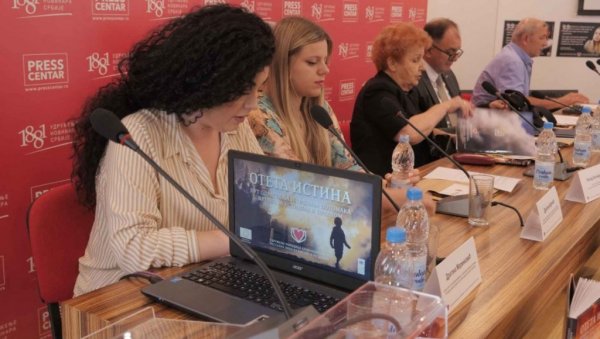 ПРЕМИНУЛА ТРАГАЈУЋИ ЗА СУДБИНОМ РОДИТЕЉА: Сведочанства 50 чланова породица отетих и киднапованих сабрана у трећем тому Отете истине ПРЕМИНУЛА ТРАГАЈУЋИ ЗА СУДБИНОМ РОДИТЕЉА: Сведочанства 50 чланова породица отетих и киднапованих сабрана у трећем тому Отете истине