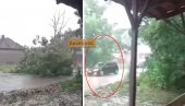 DA ZAPALI SVEĆU Neverovatan snimak nevremena - vozio auto, a drvo baš tad palo (VIDEO) DA ZAPALI SVEĆU Neverovatan snimak nevremena - vozio auto, a drvo baš tad palo (VIDEO)