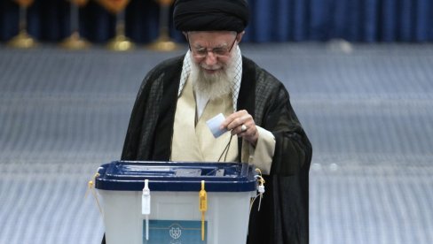 IRAN DANAS BIRA PREDSEDNIKA: Odluka o novom šefu države mesec dana nakon pogibije Raisija (FOTO) IRAN DANAS BIRA PREDSEDNIKA: Odluka o novom šefu države mesec dana nakon pogibije Raisija (FOTO)