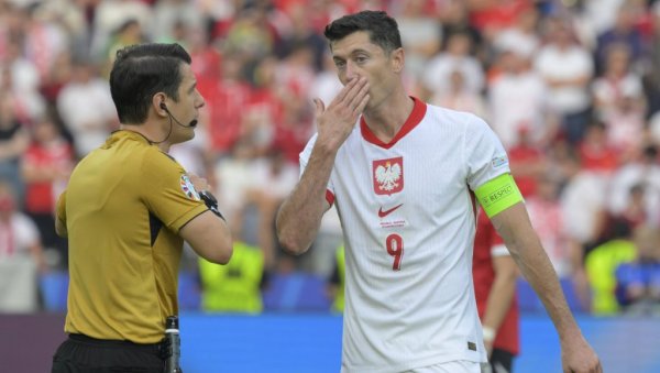 УЕФА ДОНЕЛА ОДЛУКУ: Они ће судити прва два меча осмине финала на ЕП УЕФА ДОНЕЛА ОДЛУКУ: Они ће судити прва два меча осмине финала на ЕП