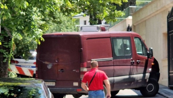 САЗНАЈЕМО: НАПАДАЧ НА ЖАНДАРМА ДРЖАВЉАНИН СРБИЈЕ ИЗ БЕОГРАДА - Ево како је изгледао САЗНАЈЕМО: НАПАДАЧ НА ЖАНДАРМА ДРЖАВЉАНИН СРБИЈЕ ИЗ БЕОГРАДА - Ево како је изгледао