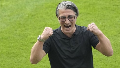 ZNAO SAM DA ĆEMO IH RAZBITI: Selektor Švajcarske oduševljen posle pobede nad Italijom na EURO 2024 ZNAO SAM DA ĆEMO IH RAZBITI: Selektor Švajcarske oduševljen posle pobede nad Italijom na EURO 2024