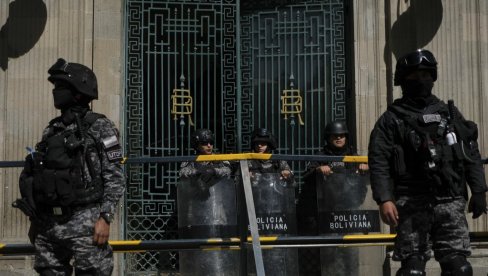 TRGOVAO DROGOM I PRAO NOVAC: Bolivija izručila SAD bivšeg zvaničnika za borbu protiv trgovine drogom TRGOVAO DROGOM I PRAO NOVAC: Bolivija izručila SAD bivšeg zvaničnika za borbu protiv trgovine drogom