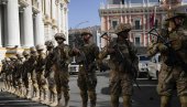 PUČ U BOLIVIJI? Naoružana grupa zauzela vojni objekat, neki vojnici zarobljeni PUČ U BOLIVIJI? Naoružana grupa zauzela vojni objekat, neki vojnici zarobljeni