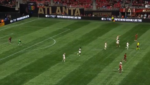 LEGALNA KRAĐA: Dao je gol u 98. minutu za pobedu na neverovatan način i svi mu se dive (VIDEO) LEGALNA KRAĐA: Dao je gol u 98. minutu za pobedu na neverovatan način i svi mu se dive (VIDEO)