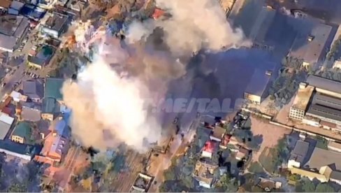 ŠTA JE SVE UNIŠTIO UDAR ISKANDERA: Ruska vojska pogodila ešalon vojne tehnike 117. ukrajinske brigade na putu za Harkov (VIDEO) ŠTA JE SVE UNIŠTIO UDAR ISKANDERA: Ruska vojska pogodila ešalon vojne tehnike 117. ukrajinske brigade na putu za Harkov (VIDEO)