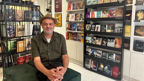 ЉУДСКА ПАТЊА ЈЕ СВУДА ИСТА: Хасан Бласим, ирански писац, о рату, изгнанству, читаоцима, сновима, политици... ЉУДСКА ПАТЊА ЈЕ СВУДА ИСТА: Хасан Бласим, ирански писац, о рату, изгнанству, читаоцима, сновима, политици...