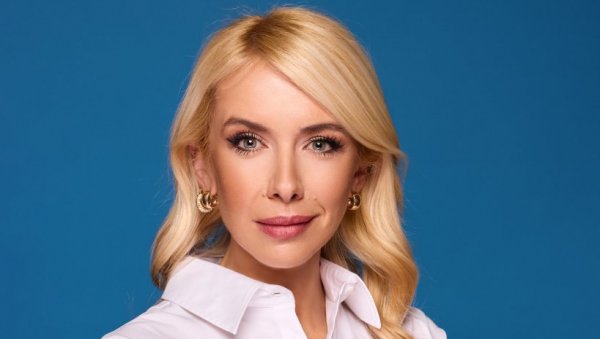 ЈАСНА ЂУРОВИЋ ЗА НОВОСТИ: Новинарство није ако се не помери све, а нека ме живот изненади - спремна сам (ФОТО) ЈАСНА ЂУРОВИЋ ЗА НОВОСТИ: Новинарство није ако се не помери све, а нека ме живот изненади - спремна сам (ФОТО)