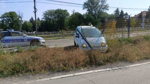 TRAGEDIJA U NIŠU: Vozač preminuo od srčanog udara za volanom TRAGEDIJA U NIŠU: Vozač preminuo od srčanog udara za volanom