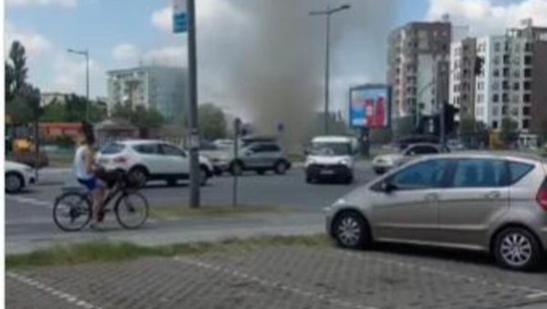 ПУСТИЊСКИ ЂАВО СНИМЉЕН НА КРУЖНОМ ТОКУ У НОВОМ САДУ: Народ застао да види мистериозни вртлог - стручњак објаснио о чему се ради (ВИДЕО) ПУСТИЊСКИ ЂАВО СНИМЉЕН НА КРУЖНОМ ТОКУ У НОВОМ САДУ: Народ застао да види мистериозни вртлог - стручњак објаснио о чему се ради (ВИДЕО)