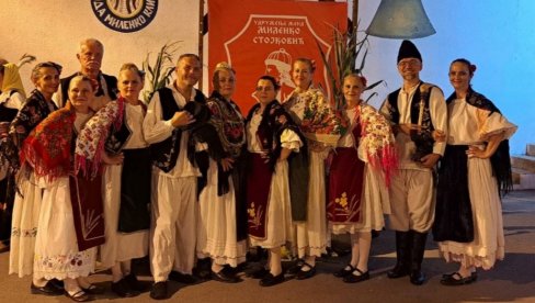 DUPLI USPEH NOVOKOZARAČKIH FOLKLORAŠA: „Kočići“ verno tradiciji igraju narodna kola DUPLI USPEH NOVOKOZARAČKIH FOLKLORAŠA: „Kočići“ verno tradiciji igraju narodna kola