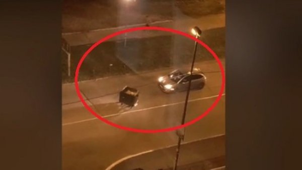 БИЗАРАН СНИМАК НЕВРЕМЕНА У БЕОГРАДУ: Контејнер јурио аутомобил на Видиковцу (ВИДЕО) БИЗАРАН СНИМАК НЕВРЕМЕНА У БЕОГРАДУ: Контејнер јурио аутомобил на Видиковцу (ВИДЕО)