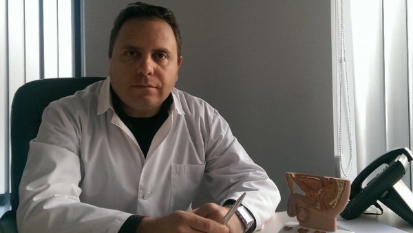 САВРЕМЕНИ ПРИСТУП У ХИРУРГИЈИ ПРОСТАТЕ: Др Илија Калчев - Циљ да се операција изврши пре него што пацијент стигне до катетера САВРЕМЕНИ ПРИСТУП У ХИРУРГИЈИ ПРОСТАТЕ: Др Илија Калчев - Циљ да се операција изврши пре него што пацијент стигне до катетера