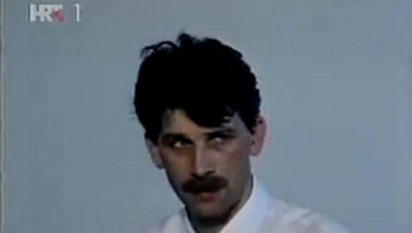 РАЈХЛ-КИРА НЕМА У УЏБЕНИЦИМА: Положени венци на кућу код које је1991. убијен осјечки полицајац који је преговарао са Србима и желео мир РАЈХЛ-КИРА НЕМА У УЏБЕНИЦИМА: Положени венци на кућу код које је1991. убијен осјечки полицајац који је преговарао са Србима и желео мир