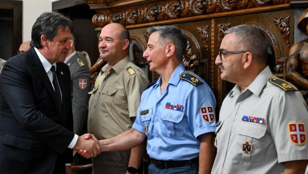 СВЕЧАНОСТ У ДОМУ ВОЈСКЕ: Пријем полазника 13. класе Високих студија безбедности и одбране код министра Гашића (ФОТО) СВЕЧАНОСТ У ДОМУ ВОЈСКЕ: Пријем полазника 13. класе Високих студија безбедности и одбране код министра Гашића (ФОТО)