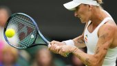 ШАМПИОНКА ВИМБЛДОНА ПОДЕЛИЛА ЈЕЗИВЕ СЛИКЕ: Навијачи јој прете смрћу (ФОТО) ШАМПИОНКА ВИМБЛДОНА ПОДЕЛИЛА ЈЕЗИВЕ СЛИКЕ: Навијачи јој прете смрћу (ФОТО)
