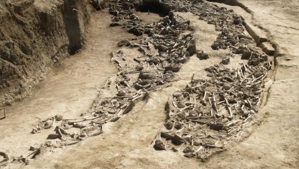 МРАЧНА СТРАНА РИМСКЕ ИСТОРИЈЕ: Гостовање Музеја града Скопља у Народном музеју Србије МРАЧНА СТРАНА РИМСКЕ ИСТОРИЈЕ: Гостовање Музеја града Скопља у Народном музеју Србије