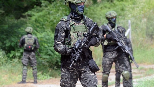 У ТОКУ ЈЕ ПОТРАГА ЗА СНАЈПЕРИСТИМА Вучић: Имена још не могу да објавим У ТОКУ ЈЕ ПОТРАГА ЗА СНАЈПЕРИСТИМА Вучић: Имена још не могу да објавим