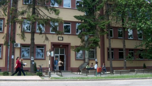 VOZAČ I KUVAR NA CENI: Nekada prestižni obrazovni profili u Kuli pali u drugi plan VOZAČ I KUVAR NA CENI: Nekada prestižni obrazovni profili u Kuli pali u drugi plan